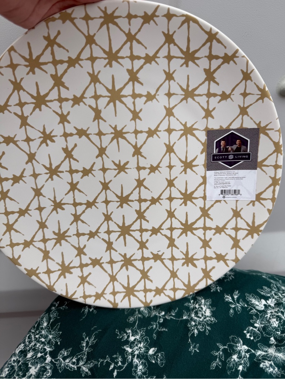 2019 Scott Living 12” Round Faded Star  Decorative Round Platter with Gold - Picture 4 of 8